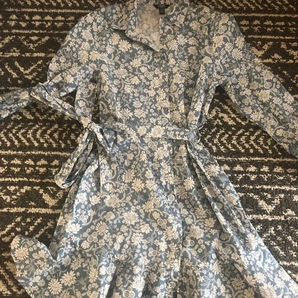 Dress - Picture 2 of 6